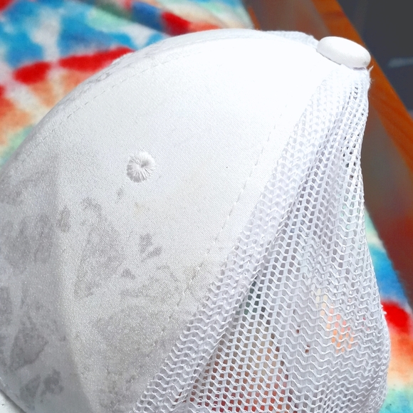 Hat - Picture 3 of 6